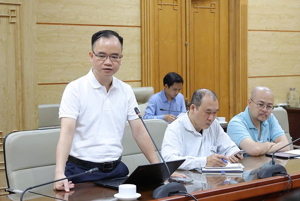 156-17815334102851286842138 Thứ trưởng Nguyễn Tri Thức yêu cầu đẩy nhanh tiến độ triển khai bệnh án điện tử và cơ sở dữ liệu y tế
- Ảnh 2.