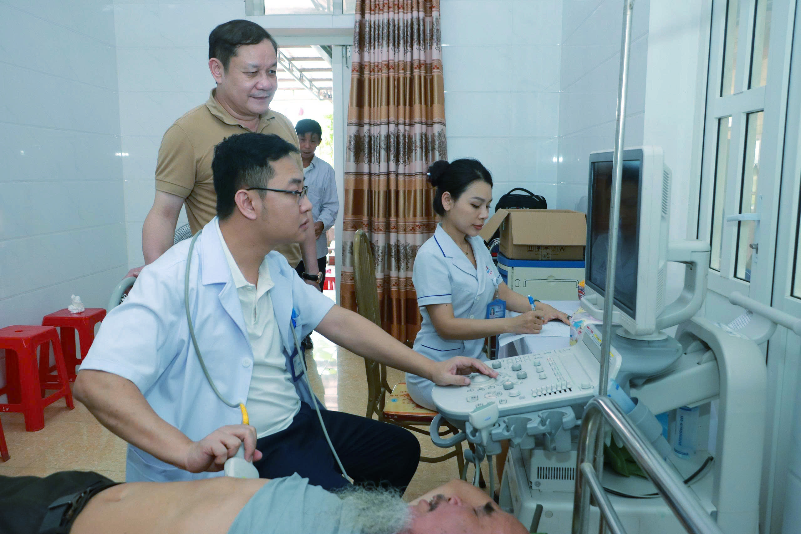 567-17808231497551951531007 Hơn 400 người dân ở Nghệ An được khám, sàng lọc các bệnh ung thư miễn phí- Ảnh 1.