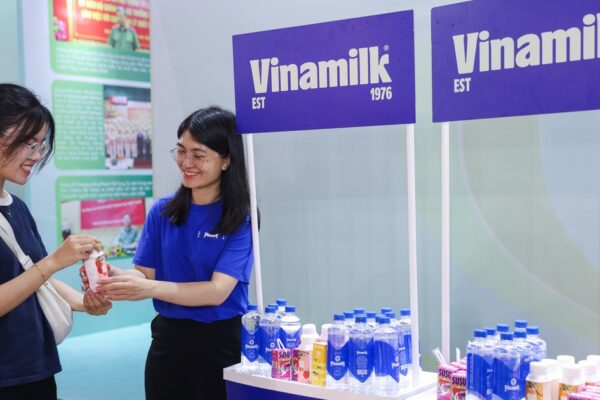 Vinamilk mang đến những trạm tiếp năng lượng giữa Gala ‘Tổ quốc bình yên’