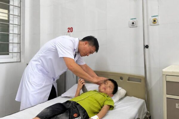 Kịp thời cứu chữa trẻ 5 tuổi bị chấn thương sọ não sau cú ngã