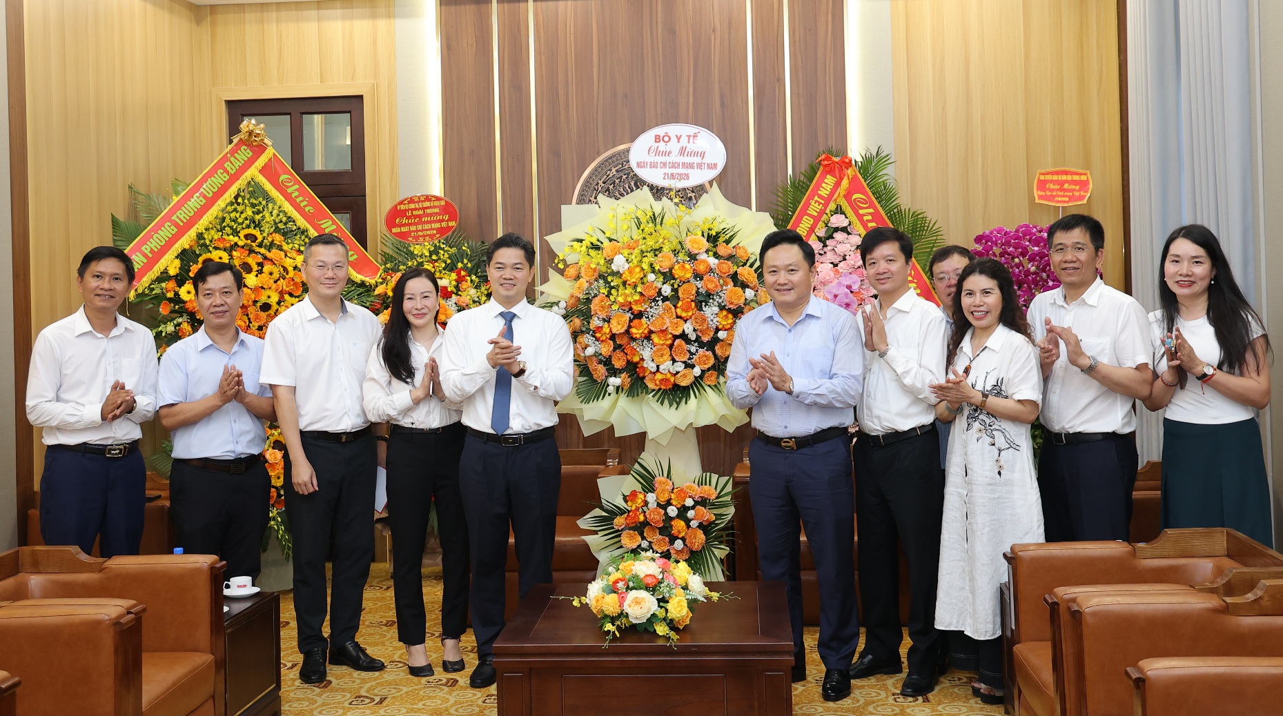 bao-nhan-dan-2-17816880252341631219286 Thứ trưởng Thường trực Bộ Y tế Vũ Mạnh Hà chúc mừng các cơ quan báo chí nhân 101 năm Ngày Báo chí Cách mạng Việt Nam- Ảnh 2.