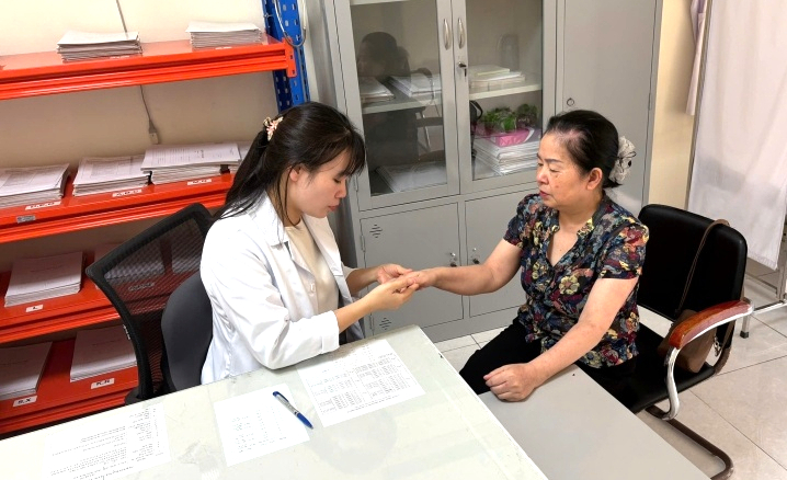 base64-1781240683510398031507 Khai trương phòng khám vảy nến tại Bệnh viện Quân y 7 nâng cao điều trị vảy nến 2026 - Ảnh 3.