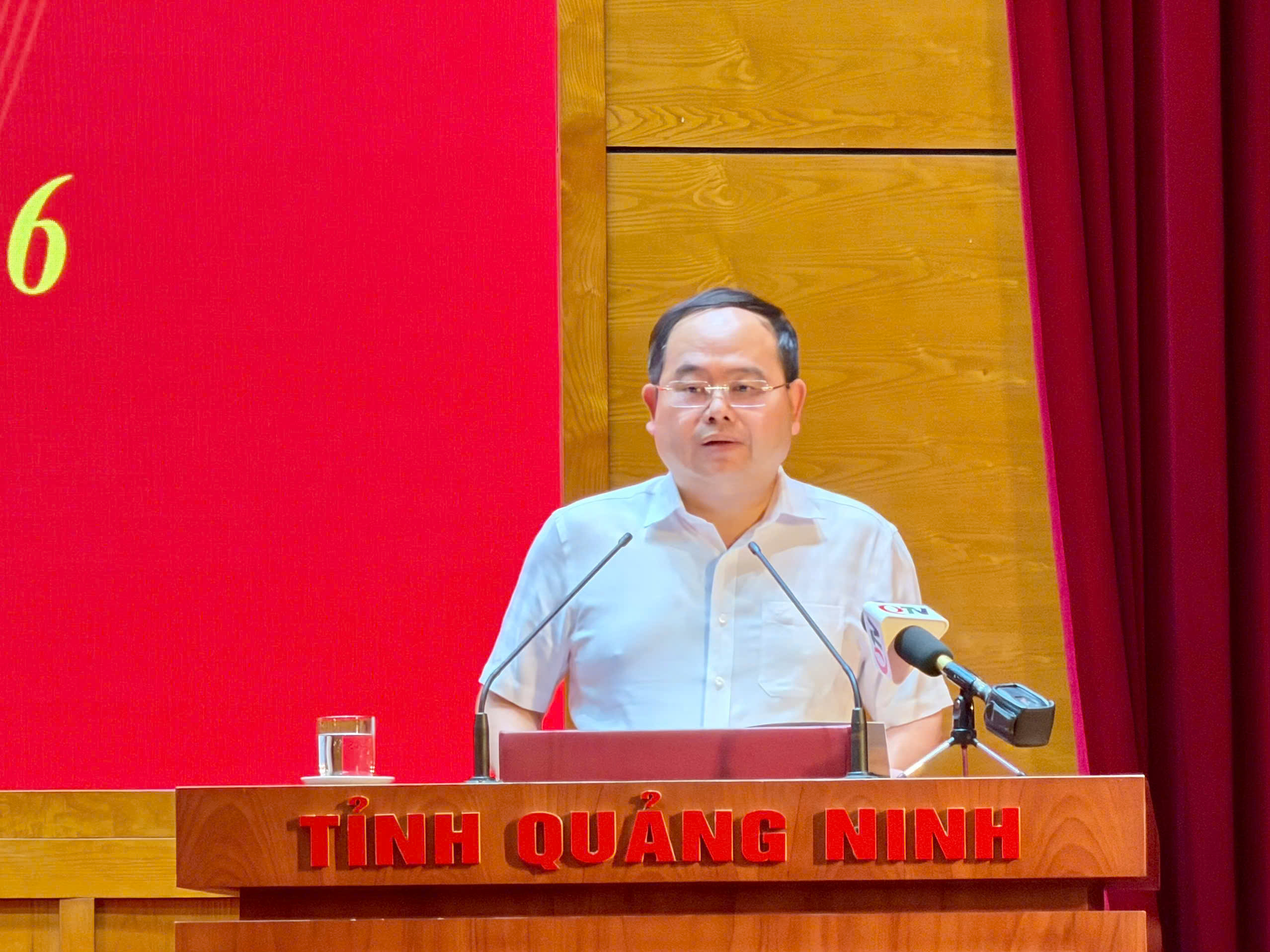 bi-thu-tinh-uy-quang-ninh-quan-minh-cuong-phat-bieu-tai-hoi-nghi-1780051331836305380090 Quảng Ninh định hình mô hình quản trị mới sau 1 năm vận hành chính quyền địa phương 2 cấp- Ảnh 1.