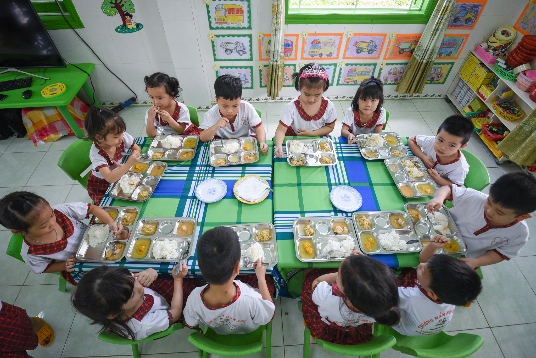 Anh hùng Lao động Thái Hương: Tăng trưởng hai con số phải được xây dựng trên nền tảng sức khỏe của nhân dân- Ảnh 4.