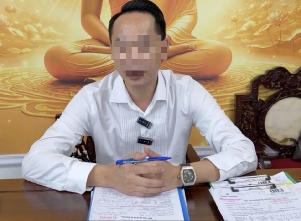 hinh-anh-17-6-26-luc-1045-1781667956018669125608 ‘Tiến sĩ nắn chỉnh xương’ ở Y Đức Vương tự nhận chỉ chăm sóc sức khoẻ, tiếp tục giúp trẻ ‘không nói được thành nói được’- Ảnh 1.