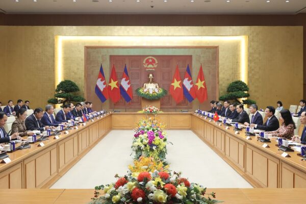Thủ tướng Lê Minh Hưng hội đàm với Thủ tướng Campuchia Hun Manet