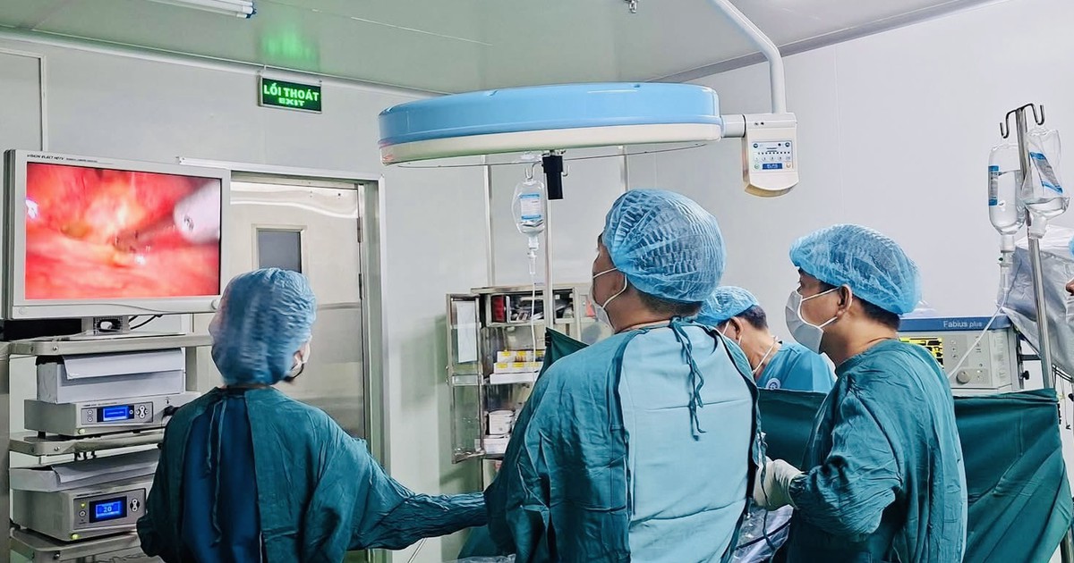 Cứu sống nam bệnh nhân bị thủng dạ dày
