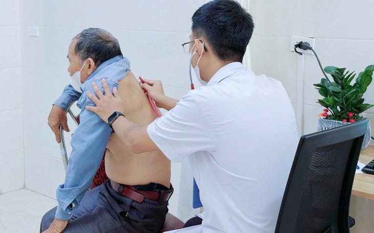 Hơn 400 người dân ở Nghệ An được khám, sàng lọc các bệnh ung thư miễn phí- Ảnh 5.