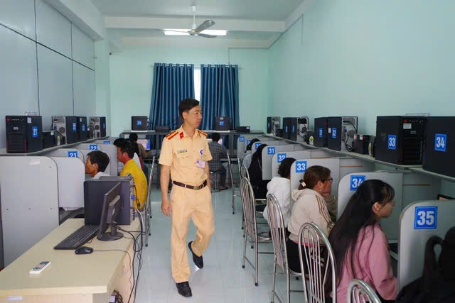 z79202467671521ab906429b8b38beb2dff66634023d85-1781065154774991726970 Đề xuất tăng mạnh câu hỏi thi lý thuyết cấp giấy phép lái xe, chống học mẹo- Ảnh 1.