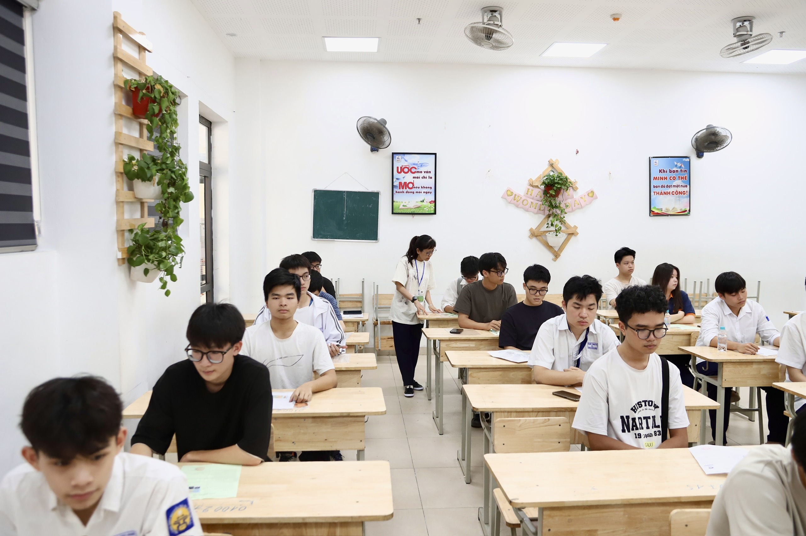 z7921086648094d256845596de5b2e1248fd80f34eeaa4-17816247326351449872749 Từ hôm nay, thí sinh có 5 ngày đăng ký nguyện vọng đại học 2026- Ảnh 1.